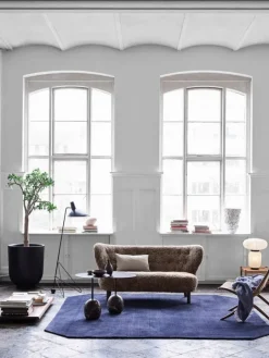 &Tradition Little Petra VB2 sofa, Sahara Curly sheepskin - white oiled oak