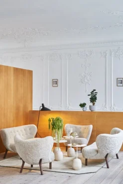 &Tradition Little Petra lounge chair and pouf, Moonlight sheepskin - walnut