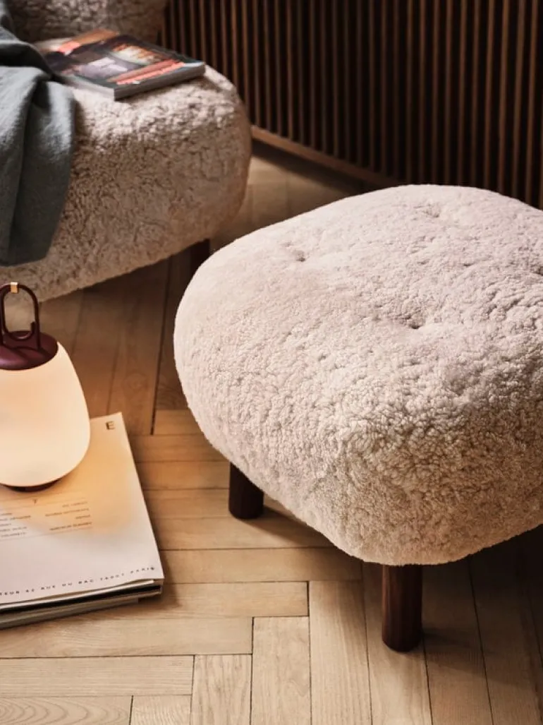 &Tradition Little Petra lounge chair and pouf, Moonlight sheepskin - walnut