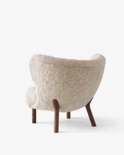 &Tradition Little Petra lounge chair, Moonlight sheepskin - walnut