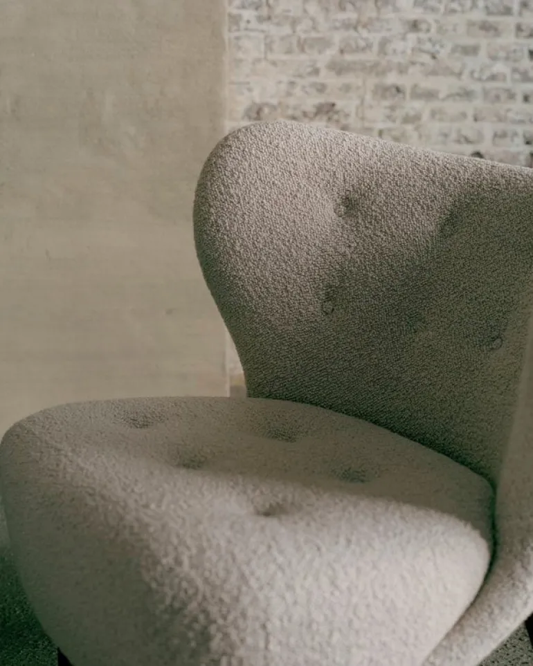 &Tradition Little Petra lounge chair, Karakorum 003 - walnut