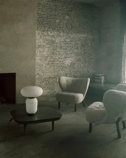 &Tradition Little Petra lounge chair, Karakorum 003 - walnut