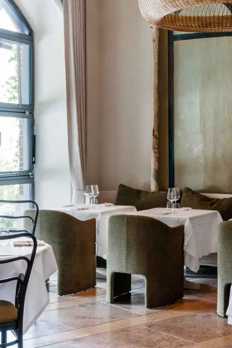 &Tradition Loafer SC24 chair, Vidar 972 Army green