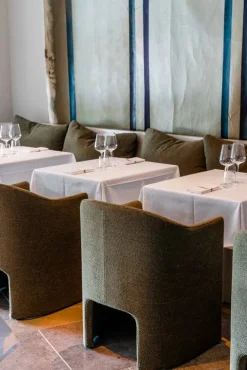 &Tradition Loafer SC24 chair, Vidar 972 Army green