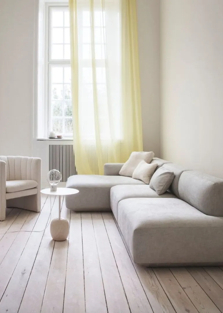 &Tradition Loafer SC23 lounge chair, Karakorum 001 Ivory