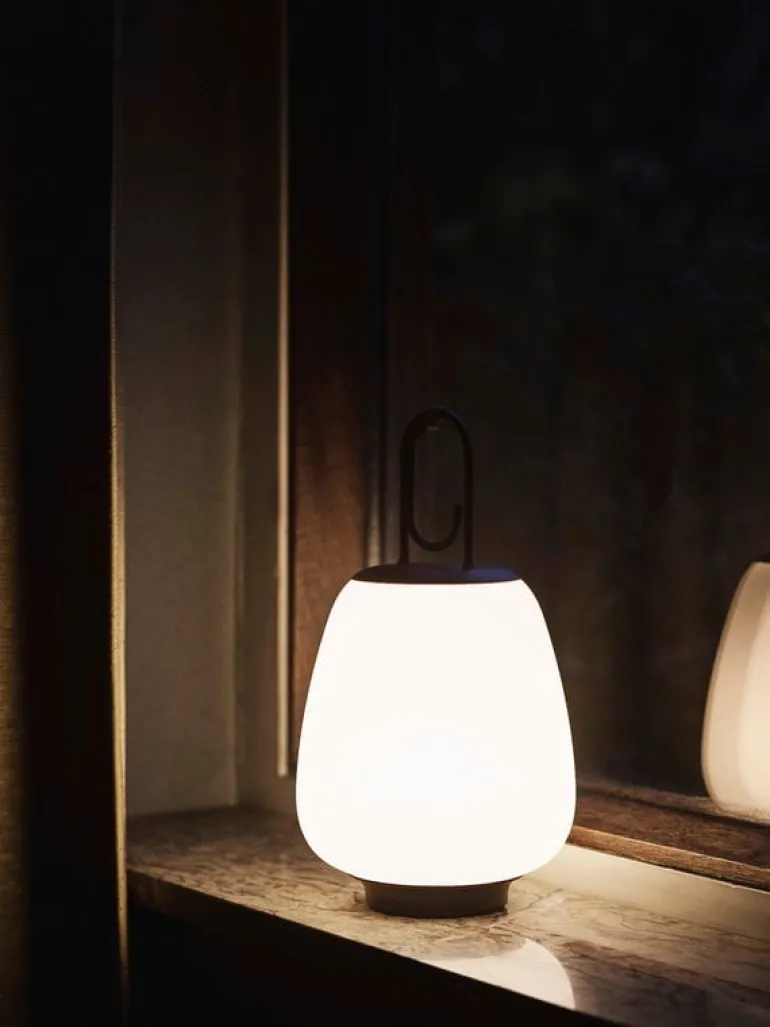 &Tradition Lucca SC51 table lamp, opal - black