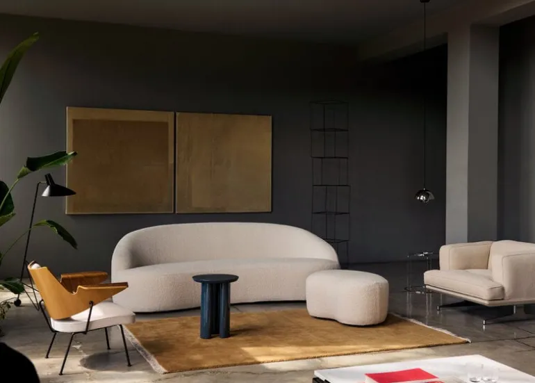 &Tradition Margas LC4 3-seater sofa, black lacquered oak - Karakorum 001