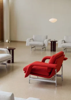 &Tradition Meantime AV29 lounge chair, polished aluminium - red Fiord 0571