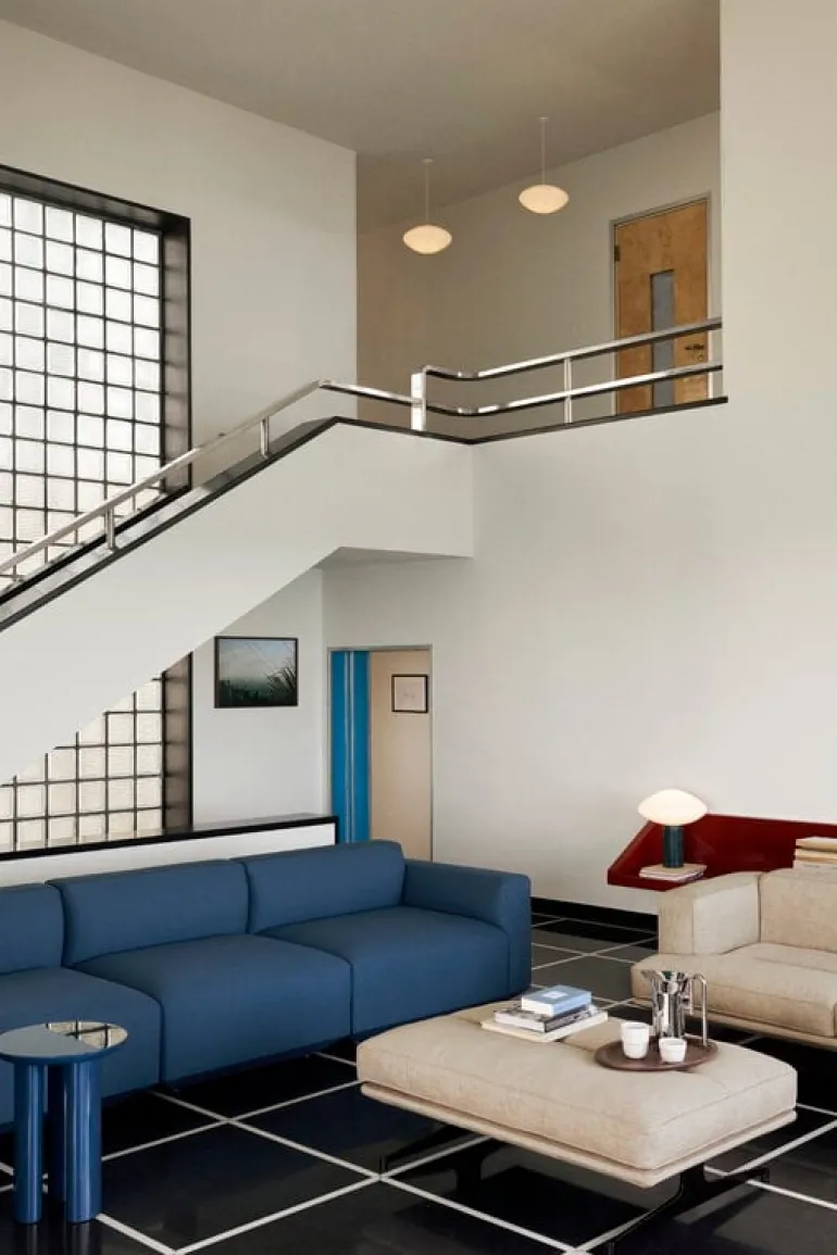 &Tradition Mist table lamp AP17, Guatemala Verde marble - opal glass