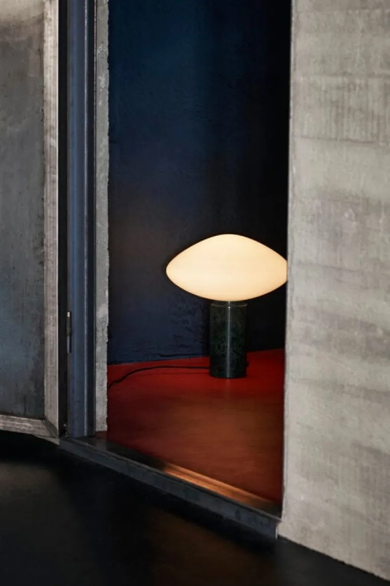 &Tradition Mist table lamp AP17, Guatemala Verde marble - opal glass