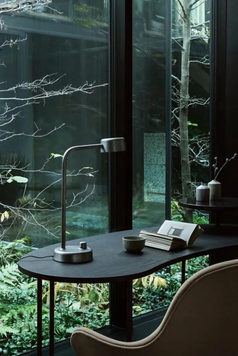 &Tradition Palette JH9 desk, black