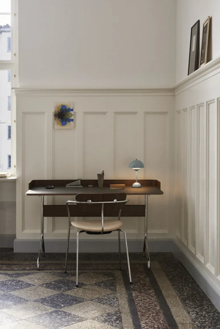 &Tradition Pavilion AV17 desk, iron linoleum - walnut - chrome