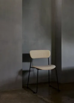 &Tradition Pavilion AV53 side chair, fully upholstered, beige Clay 0011