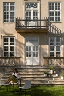 &Tradition Rely Outdoor HW70 chair, black - white