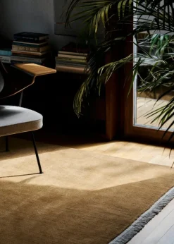 &Tradition RFH RD8 lounge chair, walnut and beech veneer - brown