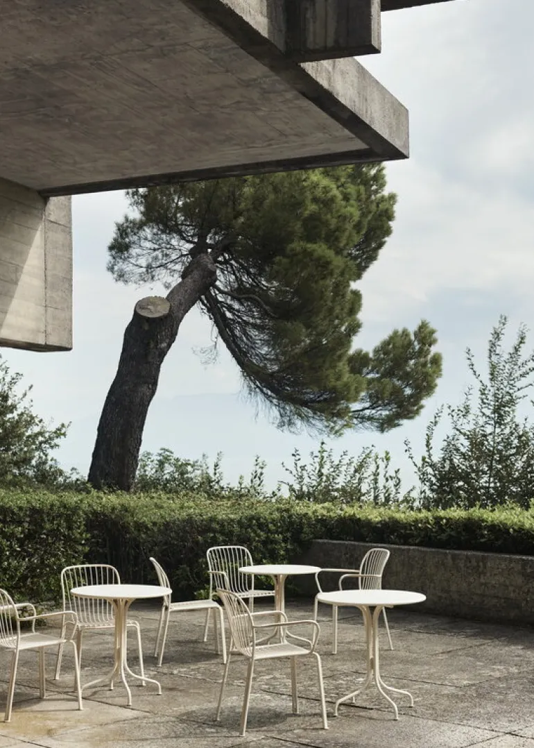 &Tradition Thorvald SC96 table, round 70 cm, ivory