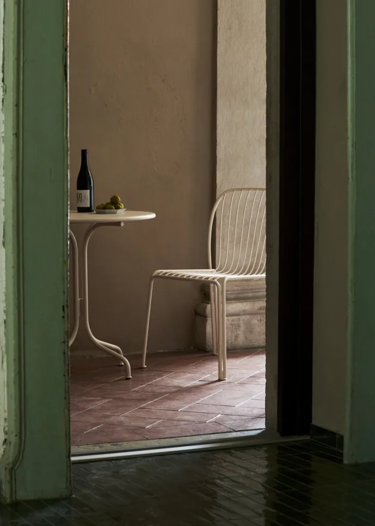 &Tradition Thorvald SC96 table, round 70 cm, ivory