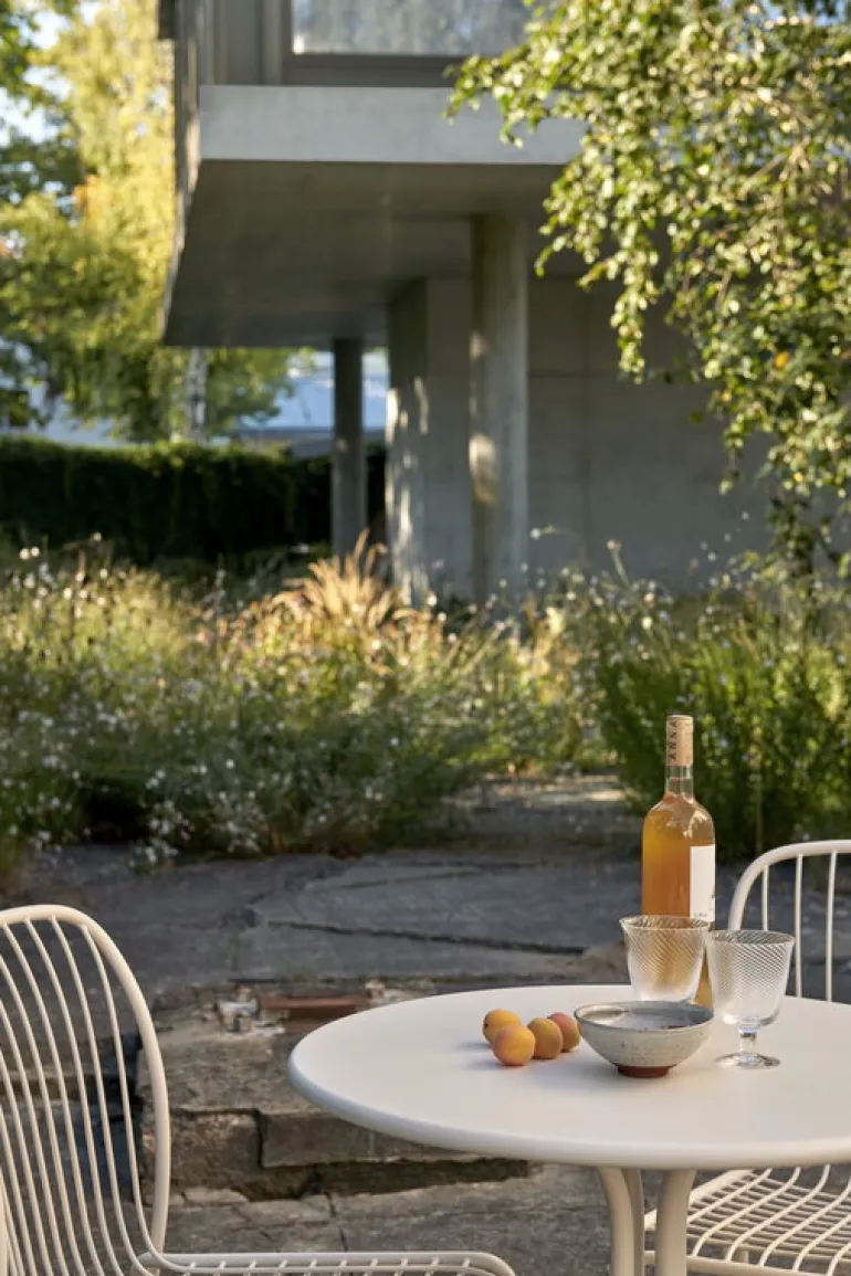 &Tradition Thorvald SC96 table, round 70 cm, ivory