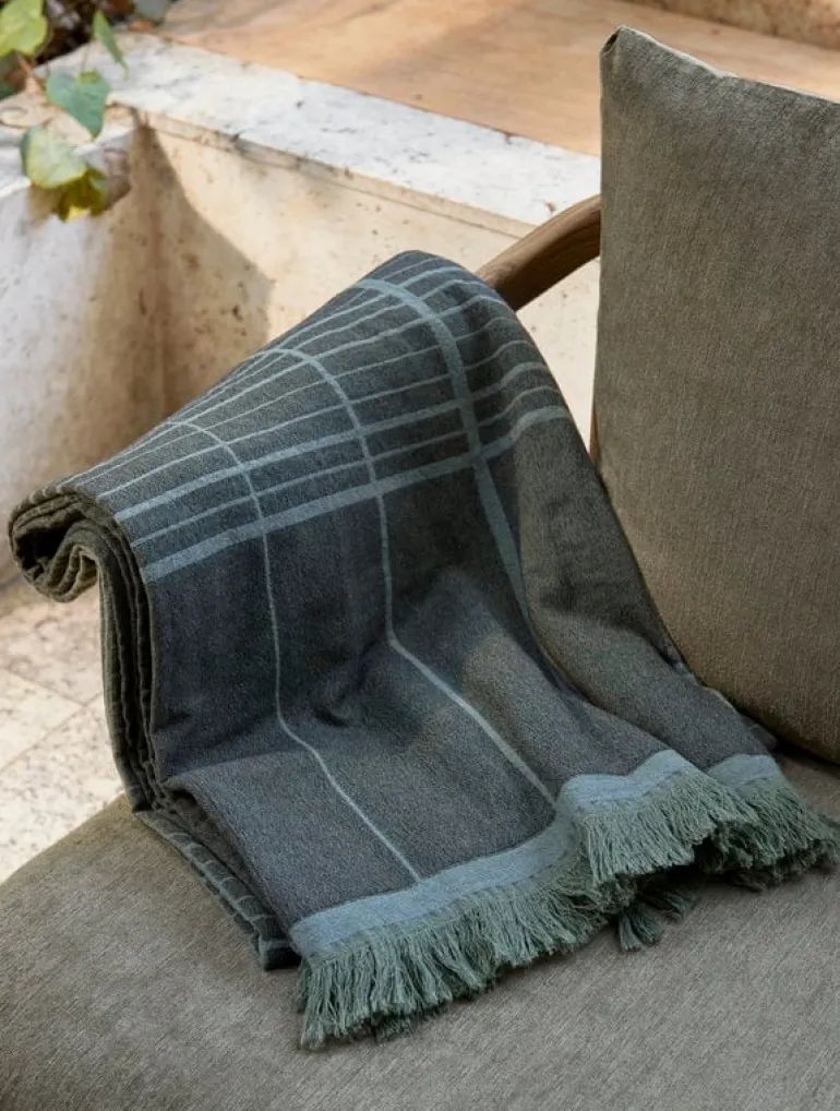 &Tradition Untitled AP10 throw, 150 x 200 cm, dark green