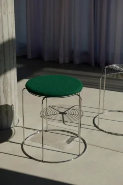 &Tradition Wire Stool VP11 seat pad, Hallingdal 944 green