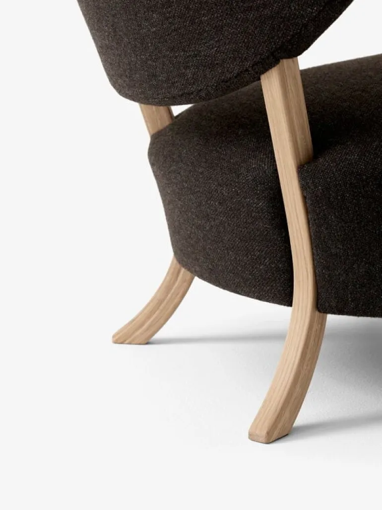 &Tradition Wulff ATD2 lounge chair and ATD3 pouf, Hallingdal 376 - oak