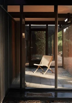 &Tradition X HM10 lounge chair, oak with walnut insert - natural