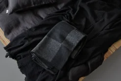 Anno Ala throw, 130 x 180 cm, dark grey - black