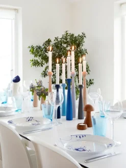 applicata Lily candleholder, black