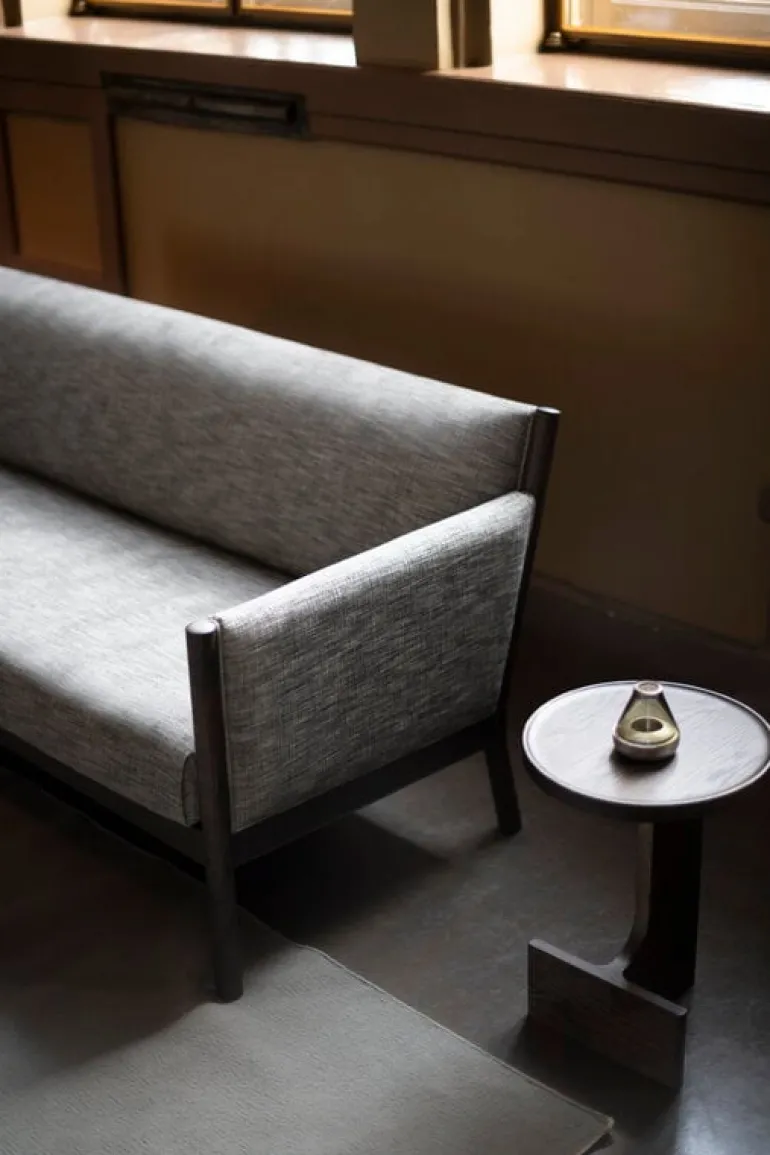 Ariake Beam side table, black