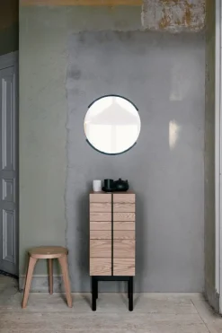 Ariake Dovetail stool, hinoki