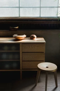 Ariake Dovetail stool, hinoki