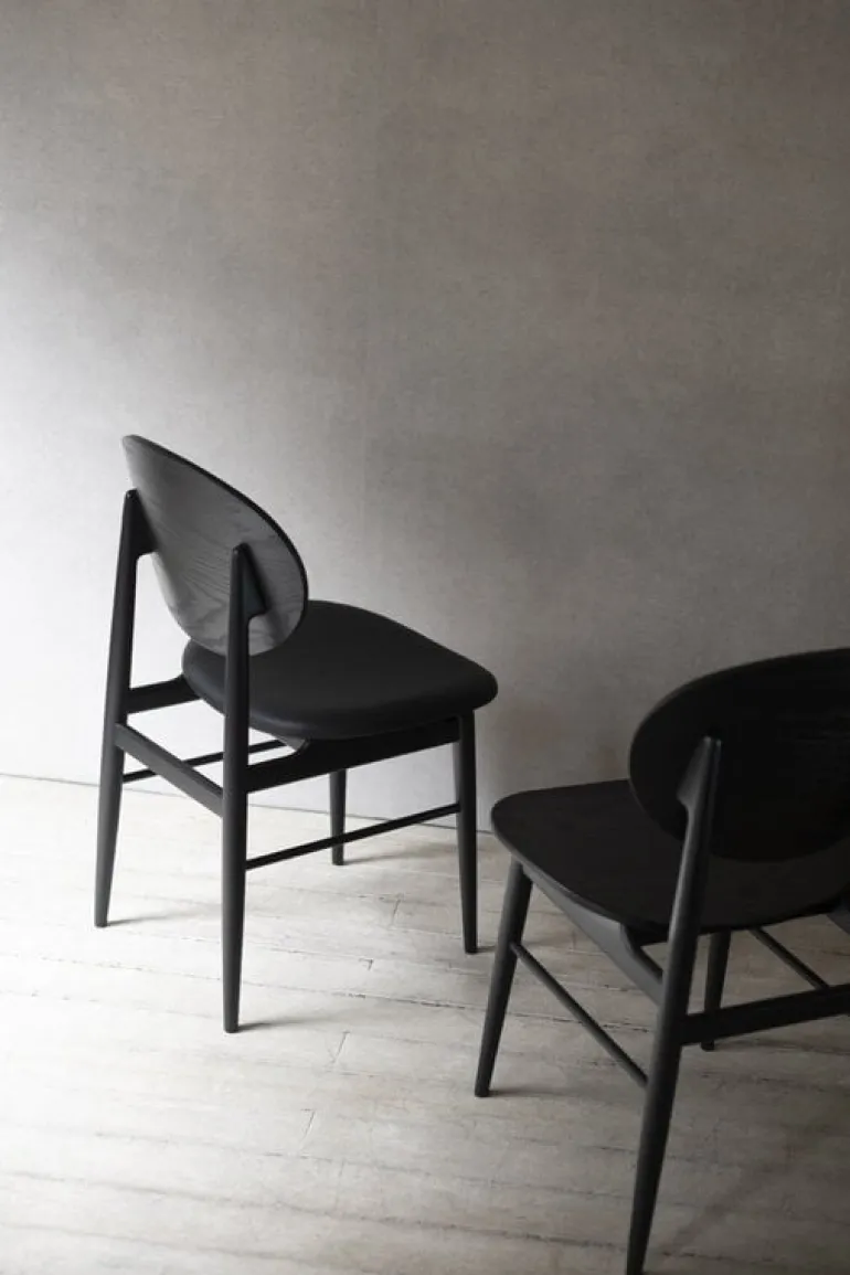 Ariake Outline chair, black