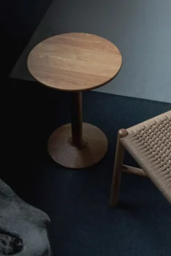 Ariake Taio side table, oak