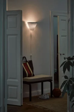 Artek A910 wall lamp