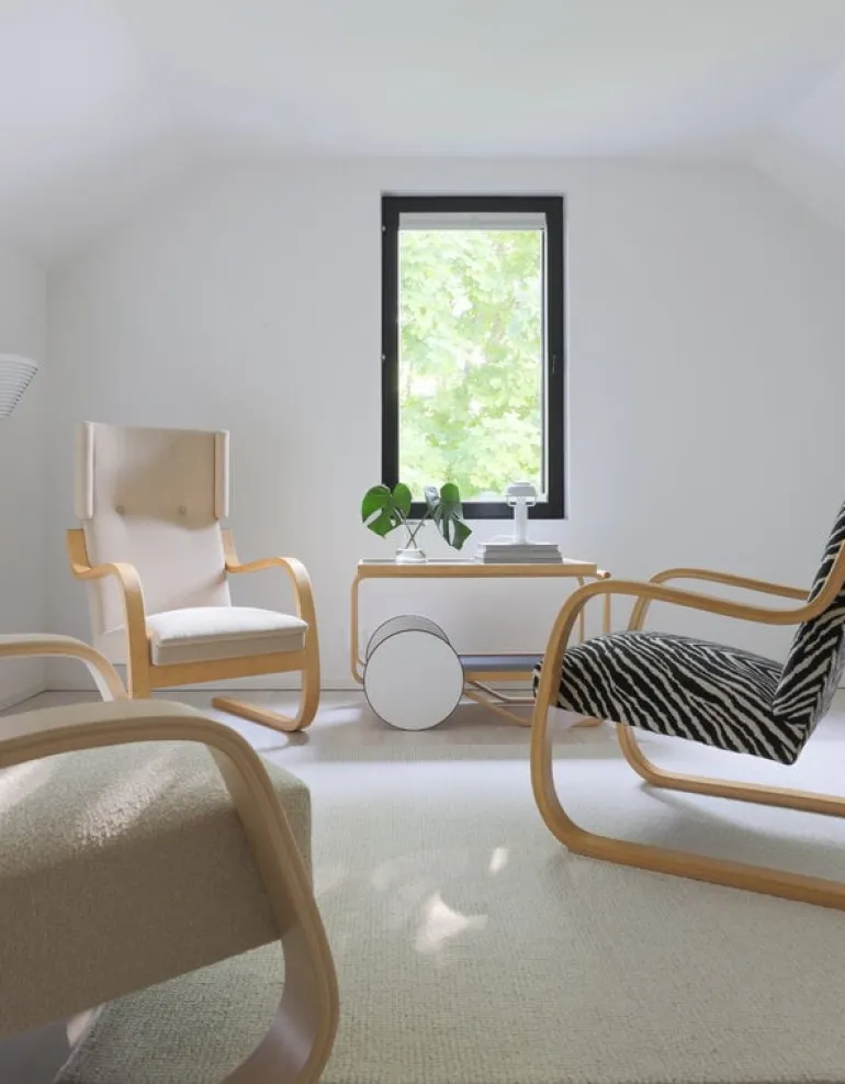 Artek Aalto 401 armchair, honey stained - Vidar 323