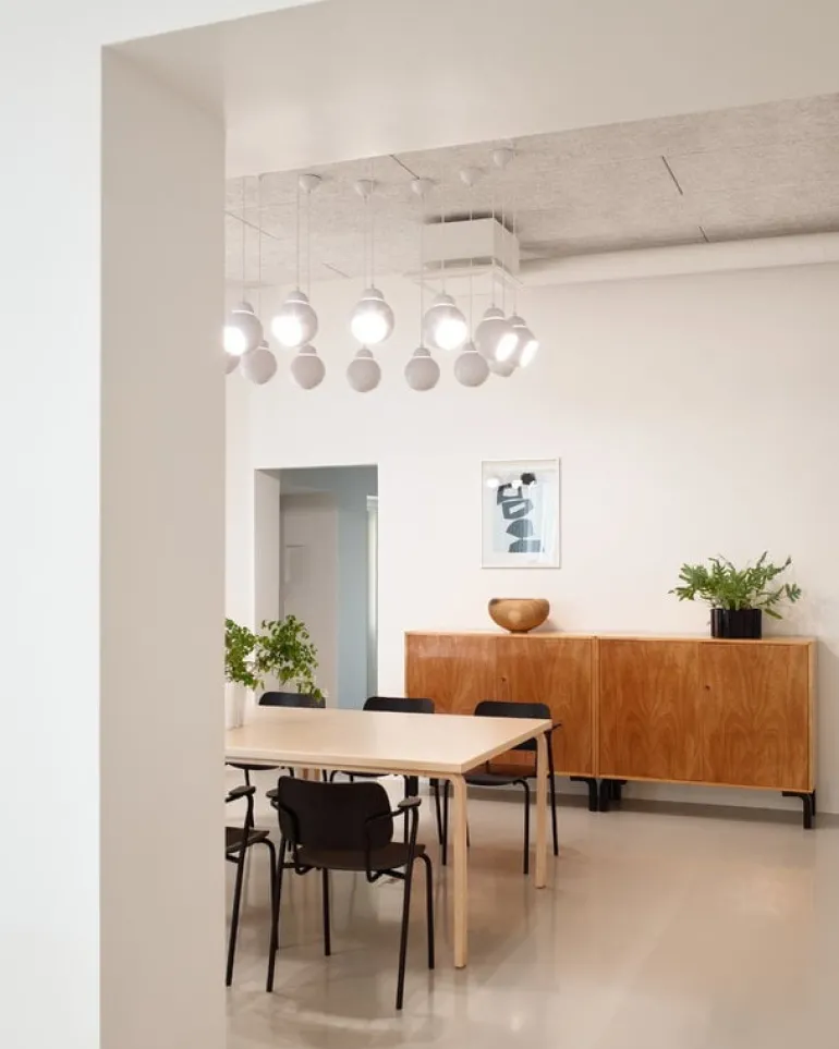 Artek Aalto table 81B, birch - black linoleum