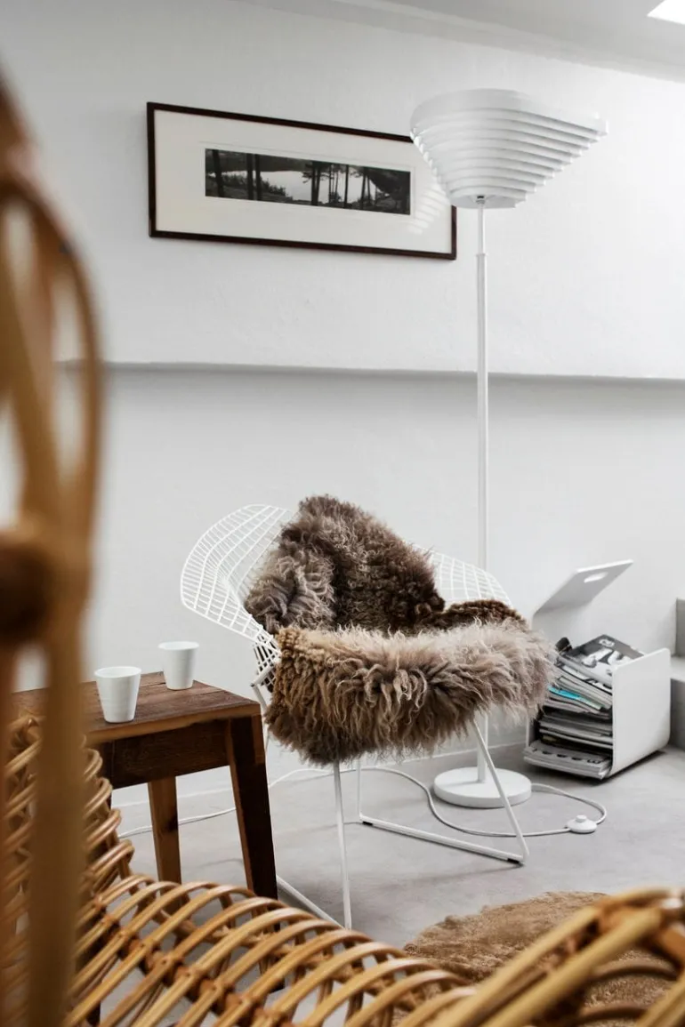 Artek Kanto magazine / firewood rack, white