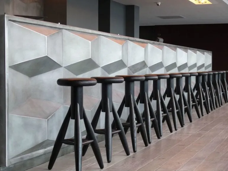 Artek Rocket bar stool, white