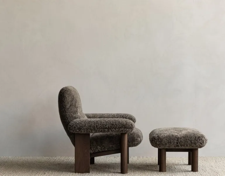 Audo Copenhagen Brasilia lounge chair, dark stained oak - Root sheepskin