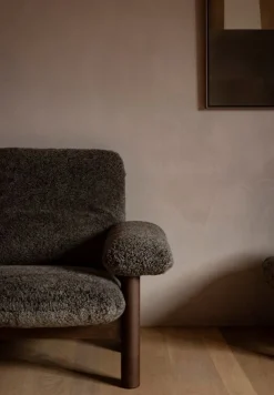 Audo Copenhagen Brasilia lounge chair, dark stained oak - Root sheepskin