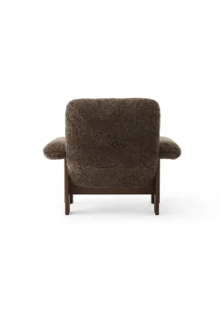 Audo Copenhagen Brasilia lounge chair, dark stained oak - Root sheepskin