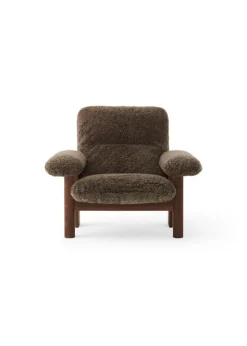Audo Copenhagen Brasilia lounge chair, dark stained oak - Root sheepskin
