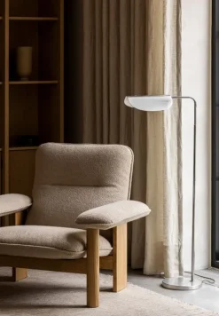 Audo Copenhagen Brasilia lounge chair, oak - Bouclé 02