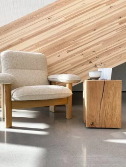 Audo Copenhagen Brasilia lounge chair, oak - Bouclé 02