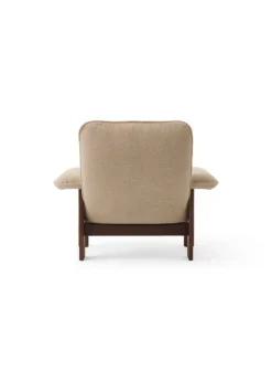 Audo Copenhagen Brasilia lounge chair, walnut - Bouclé 02