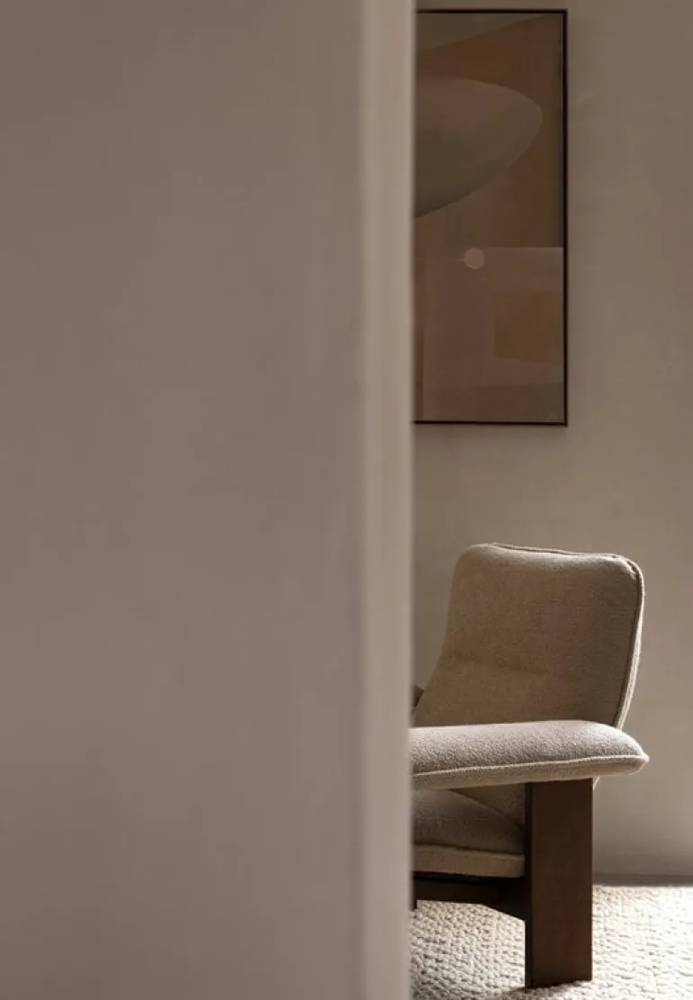 Audo Copenhagen Brasilia lounge chair, walnut - Bouclé 02