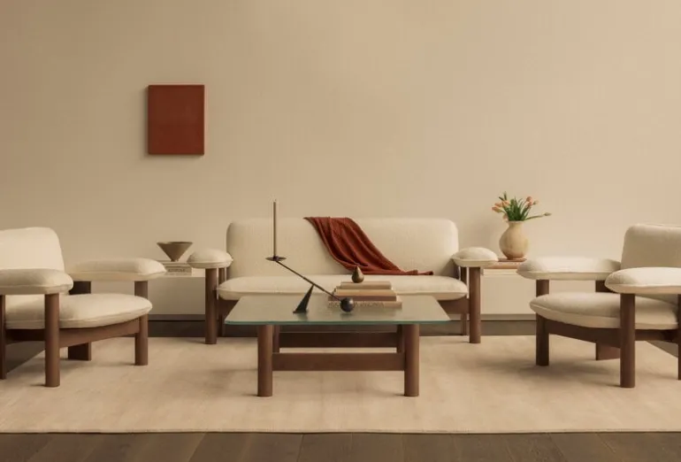 Audo Copenhagen Brasilia lounge table, dark stained oak - clear glass