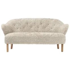 Audo Copenhagen Ingeborg sofa 2,5 seater, Moonlight sheepskin - natural oak