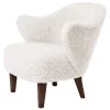 Audo Copenhagen Ingeborg lounge chair, Offwhite sheepskin - smoked oak