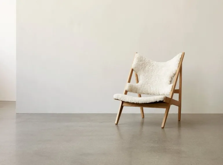 Audo Copenhagen Knitting Chair, oak - Nature sheepskin